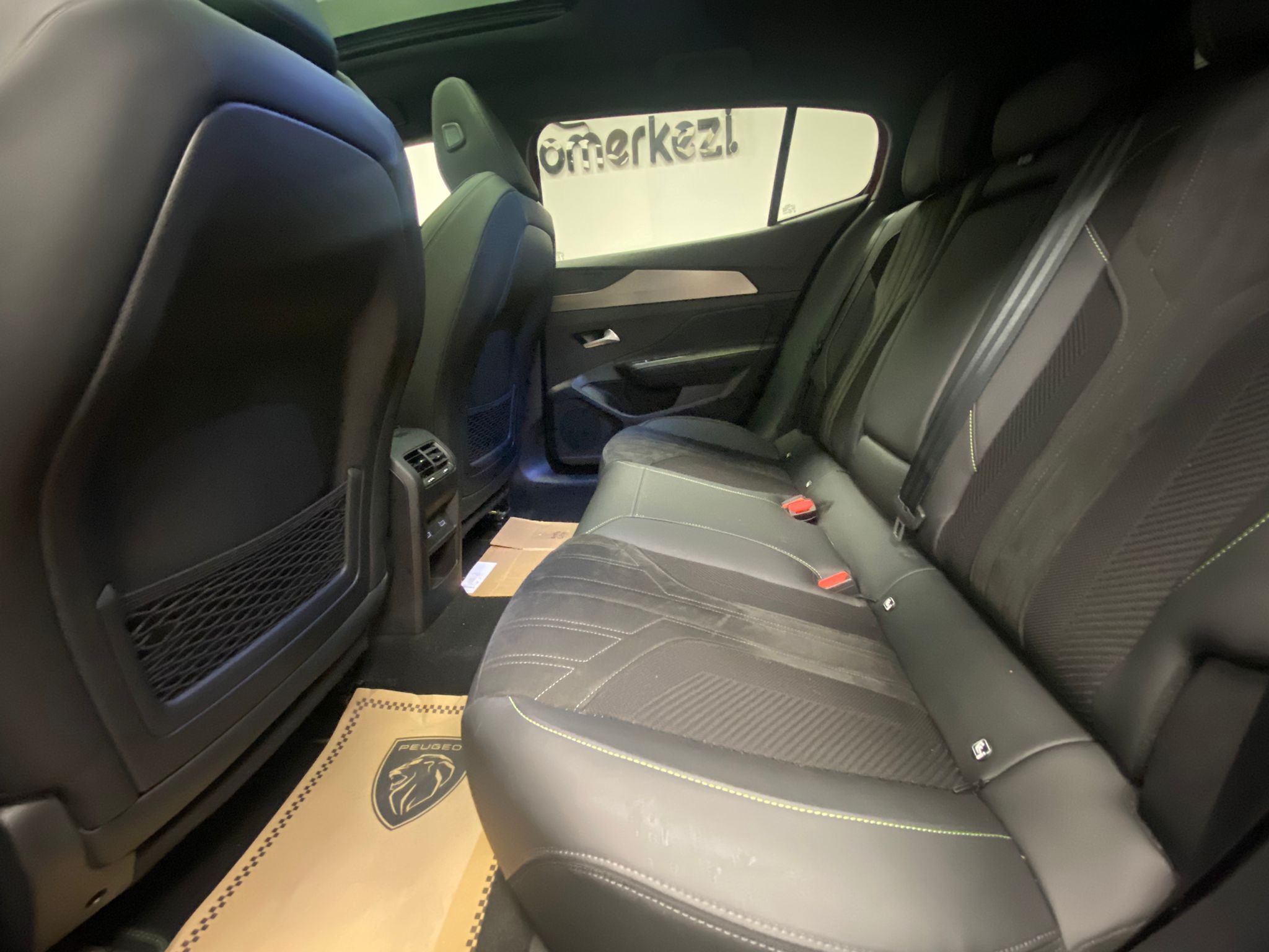 PEUGEOT 408 6